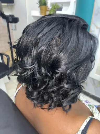 Brushing bouclée cheveux au carré dégradé, Le Port, FANTASIA HAIR BEAUTY