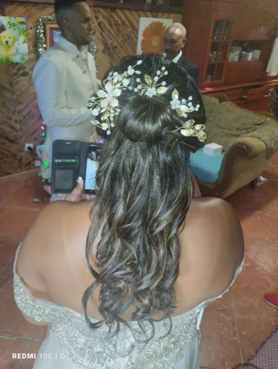 Lissage brésilien et mèches blondes pour un mariage à la Réunion, Le Port, FANTASIA HAIR BEAUTY