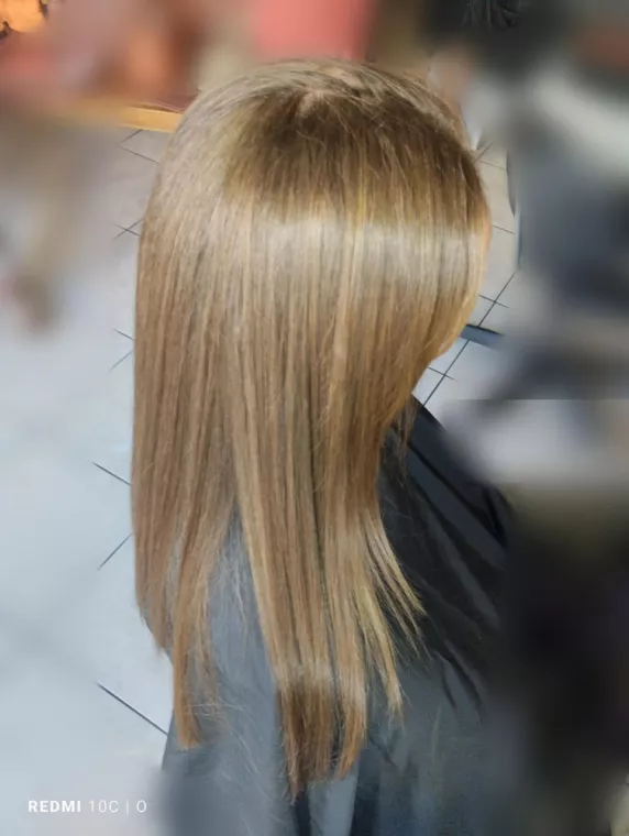 À qui faire appel pour se faire relooker et complètement changer de style de coiffure ?, Le Port, FANTASIA HAIR BEAUTY
