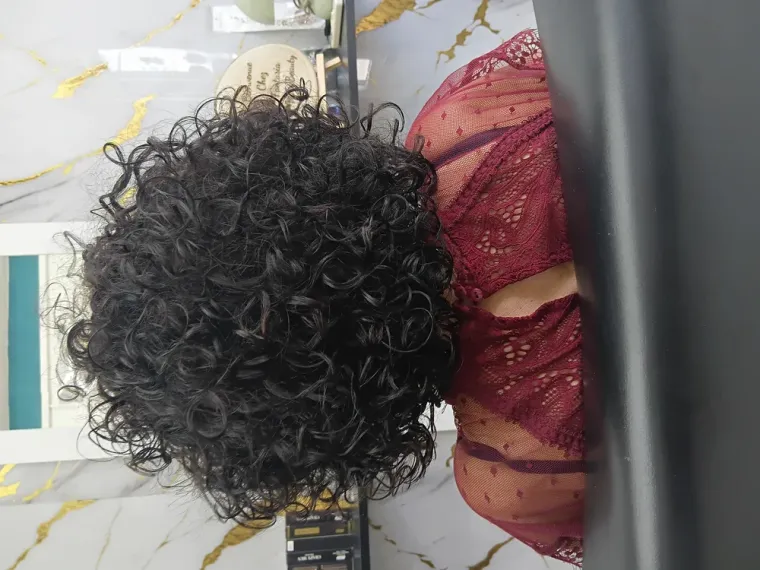 Cheveux bouclée, Le Port, FANTASIA HAIR BEAUTY